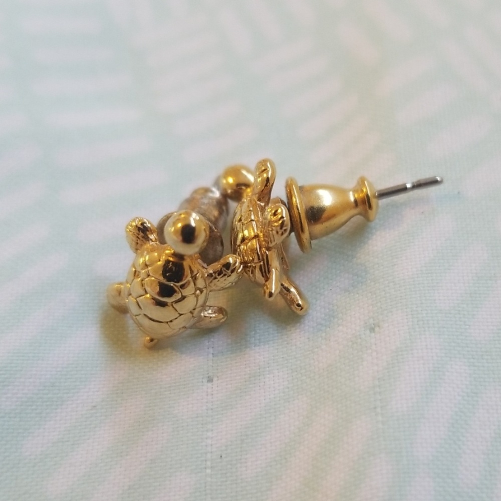 Turtle studs!